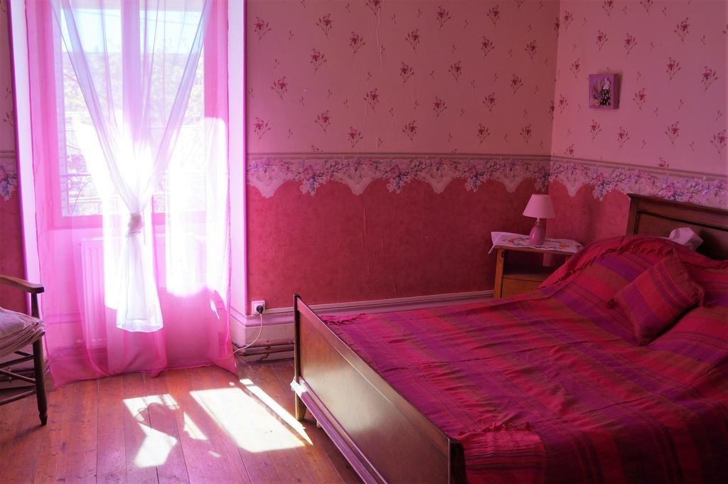 La Grille Fleurie, Chambres D'Hote Chez L'Habitant Arthonnay Kültér fotó